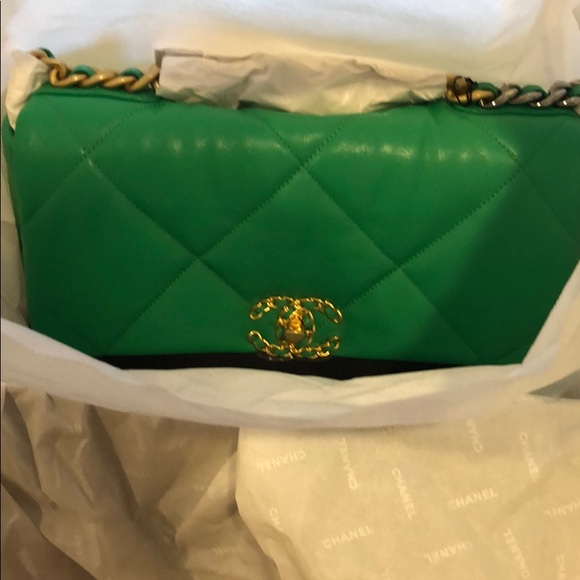 💚✨Stunning Chanel 19 Flap Bag✨💚 - Picture 4 of 6